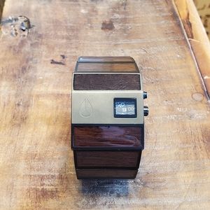 Nixon Dark/Wood Rotolog